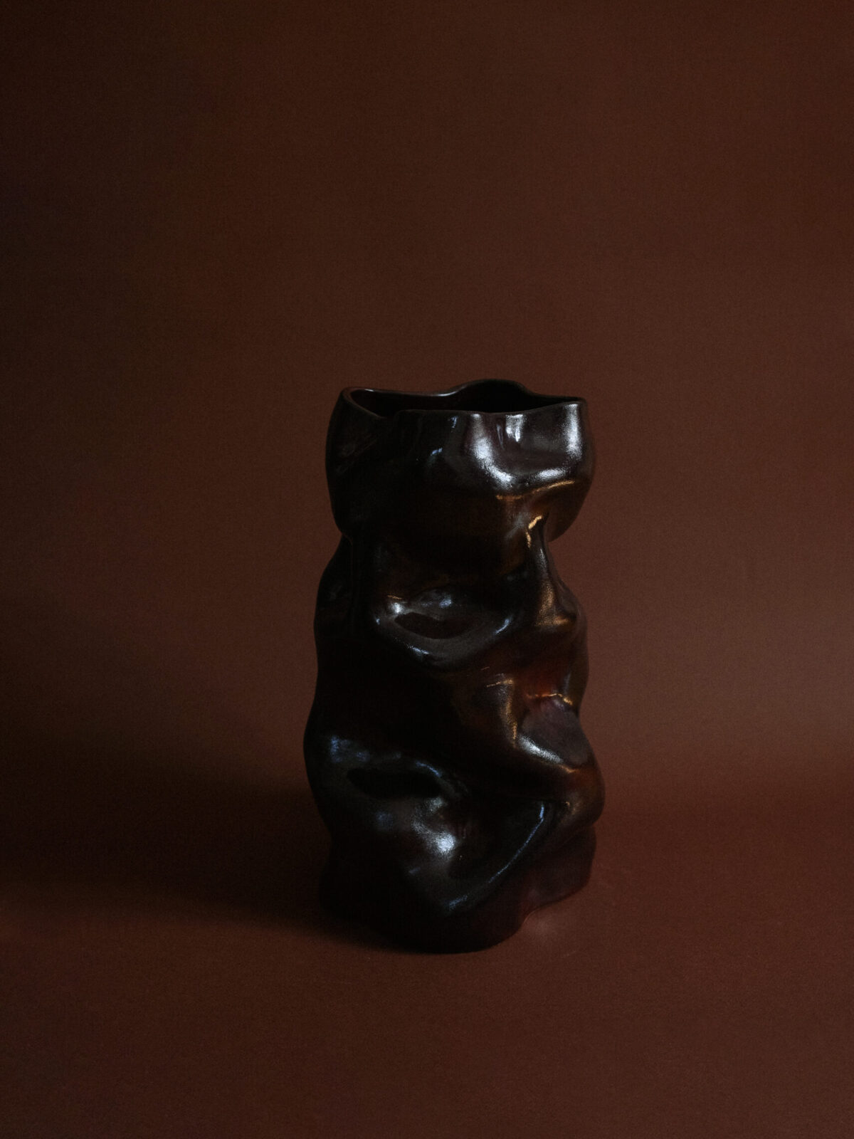 raios cyfra 48 Fluid flower vase - burgundy
